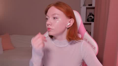 Snapshot of honeyautumn chatting on February 21, 12:38 am honeyautumn online show from February 21, 12:38 am