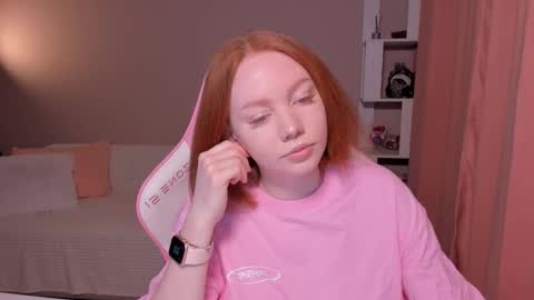 Snapshot of honeyautumn chatting on March 1, 12:39 am honeyautumn online show from March 1, 12:39 am