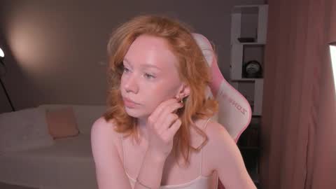 Snapshot of honeyautumn chatting on September 9, 11:48 pm honeyautumn online show from September 9, 11:48 pm