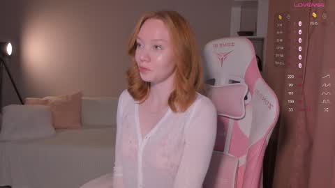 Snapshot of honeyautumn chatting on October 7, 9:56 pm honeyautumn online show from October 7, 9:56 pm