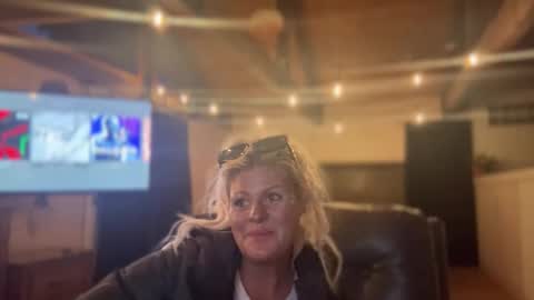 honeybuhnny online show from March 10, 4:28 am