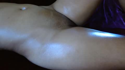 honeygoldenbaddie24 online show from September 18, 6:43 pm