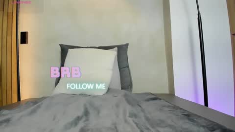 Sofia independent model online show from January 8, 11:10 am