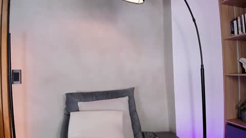 Sofia independent model online show from January 8, 2:14 pm