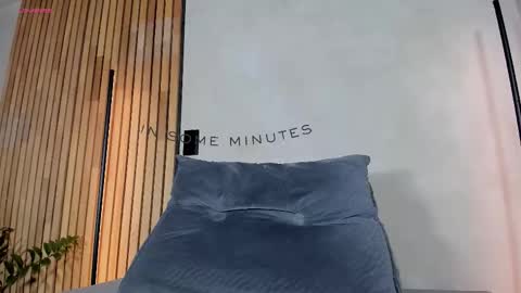 Sofia independent model online show from November 16, 11:27 am