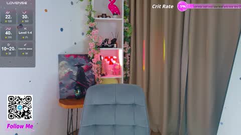 Snapshot of honeyjohansson_ chatting on October 5, 4:05 pm Alina online show from October 5, 4:05 pm