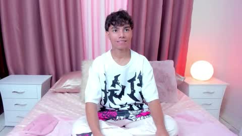 Snapshot of honeymoon_sariel chatting on October 19, 7:47 pm honeymoon_sariel online show from October 19, 7:47 pm