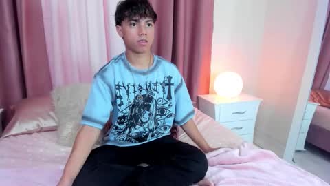 Snapshot of honeymoon_sariel chatting on October 26, 8:37 pm honeymoon_sariel online show from October 26, 8:37 pm