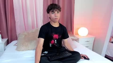 Snapshot of honeymoon_sariel chatting on October 30, 8:20 pm honeymoon_sariel online show from October 30, 8:20 pm