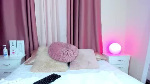 Snapshot of honeymoon_sariel chatting on November 30, 8:57 pm honeymoon_sariel online show from November 30, 8:57 pm