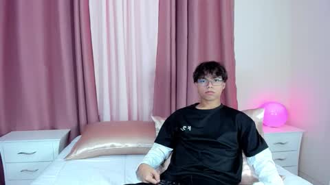 Snapshot of honeymoon_sariel chatting on December 1, 8:36 pm honeymoon_sariel online show from December 1, 8:36 pm