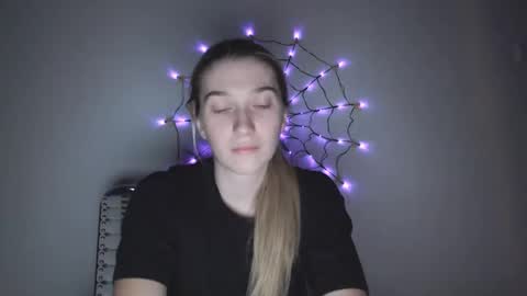 Snapshot of honeyveil chatting on November 8, 4:40 pm honeyveil online show from November 8, 4:40 pm