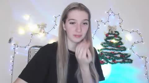 Snapshot of honeyveil chatting on December 19, 9:49 am honeyveil online show from December 19, 9:49 am