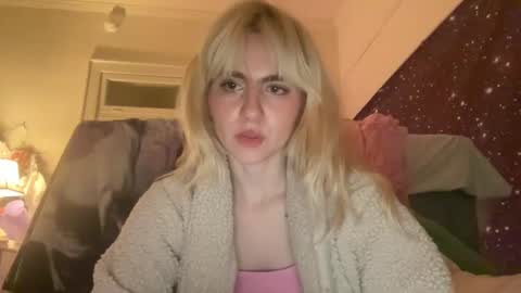 Snapshot of honeyxlimbed chatting on January 12, 2:03 am Emi Rose online show from January 12, 2:03 am