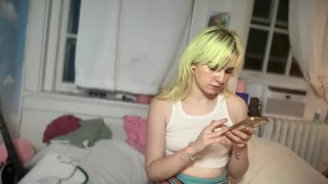 Snapshot of honeyxlimbed chatting on September 9, 6:35 am Emi Rose online show from September 9, 6:35 am