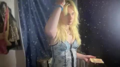 Snapshot of honeyxlimbed chatting on September 17, 6:15 am Emi Rose online show from September 17, 6:15 am