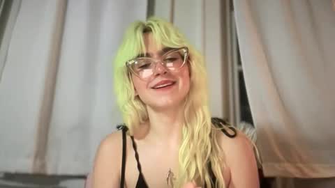 Emi Rose online show from November 20, 10:42 pm