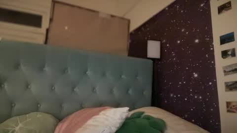 Snapshot of honeyxlimbed chatting on November 24, 7:08 am Emi Rose online show from November 24, 7:08 am