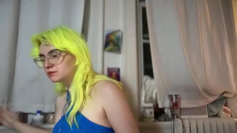 Snapshot of honeyxlimbed chatting on December 20, 6:42 am Emi Rose online show from December 20, 6:42 am