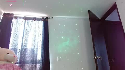 Snapshot of hoolly_jones chatting on November 11, 3:01 pm Hoollly Jones online show from November 11, 3:01 pm