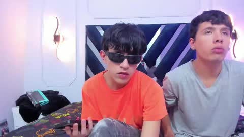 Snapshot of hoot_booys_ chatting on November 17, 7:41 pm hoot_booys_ online show from November 17, 7:41 pm