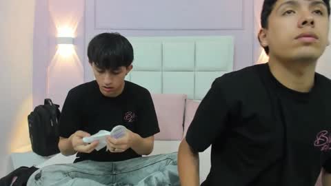 hoot_booys_ online show from January 15, 9:29 pm