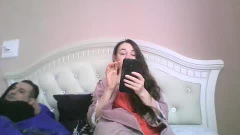 Snapshot of hootloove69 chatting on December 21, 8:32 am hootloove69 online show from December 21, 8:32 am