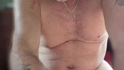 Snapshot of hoover6969690 chatting on October 17, 8:33 pm hoover6969690 online show from October 17, 8:33 pm