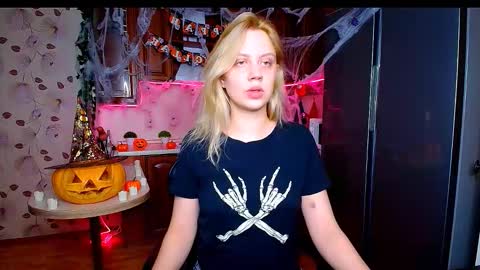 hope happyyy online show from October 30, 8:05 am