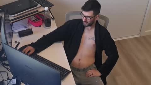 Snapshot of hopefulguy86 chatting on October 6, 10:40 pm hopefulguy86 online show from October 6, 10:40 pm