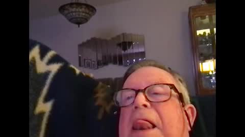 Snapshot of horndog69b chatting on February 1, 9:32 am horndog online show from February 1, 9:32 am