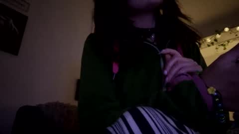 Snapshot of horneymomnextdoor chatting on October 8, 2:53 am horneymomnextdoor online show from October 8, 2:53 am