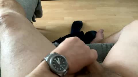 Snapshot of horny_147 chatting on December 20, 12:05 pm Cum suck Me off online show from December 20, 12:05 pm