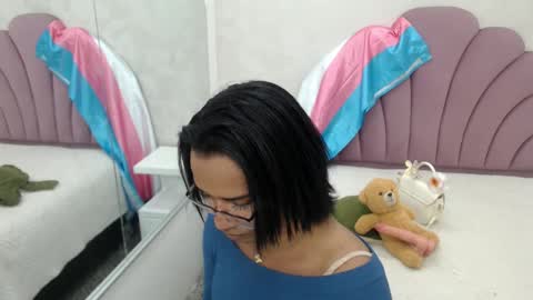 horny_bri_ online show from December 22, 1:19 pm
