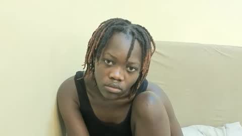 Snapshot of horny_ebonies chatting on February 18, 1:23 am horny_ebonies online show from February 18, 1:23 am