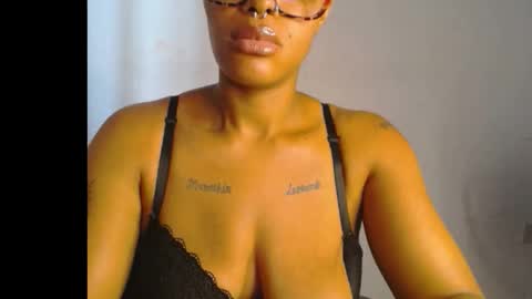 horny_ebonygirl_ online show from February 6, 1:58 pm