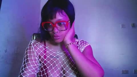 horny_ebonygirl_ online show from April 21, 6:31 am