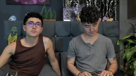 Snapshot of horny_twinks_guys chatting on January 13, 12:30 am Alex and Camilo online show from January 13, 12:30 am