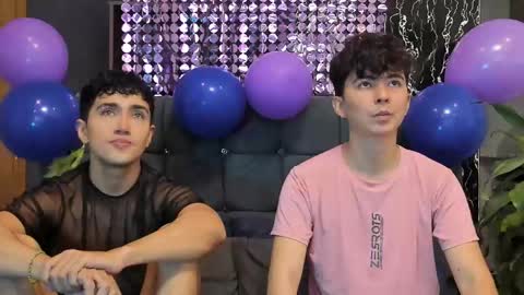 Snapshot of horny_twinks_guys chatting on February 23, 9:59 pm Alex and Camilo online show from February 23, 9:59 pm