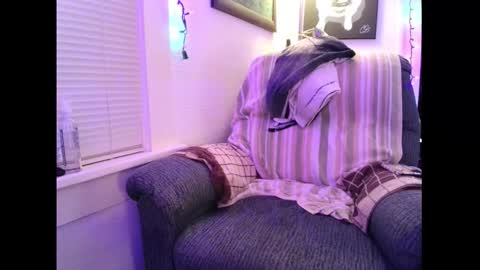 Snapshot of horny_willing_ready chatting on December 14, 12:43 pm Horny Willing Ready online show from December 14, 12:43 pm