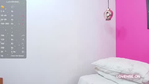 Khloe  online show from December 21, 4:14 pm