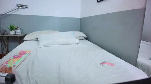 Khloe  online show from January 6, 12:35 pm