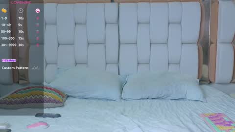 Khloe  online show from September 11, 7:47 pm