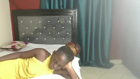 Snapshot of hornybella4 chatting on January 10, 12:59 am Bella online show from January 10, 12:59 am