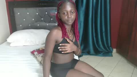 Snapshot of hornybella4 chatting on February 9, 7:27 am Bella online show from February 9, 7:27 am