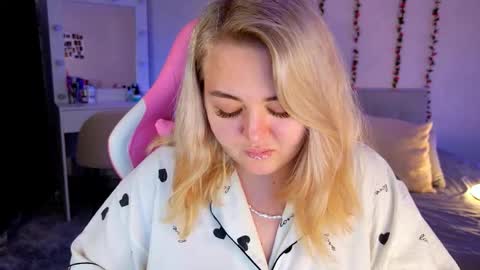 HornyCakee online show from October 23, 9:52 am