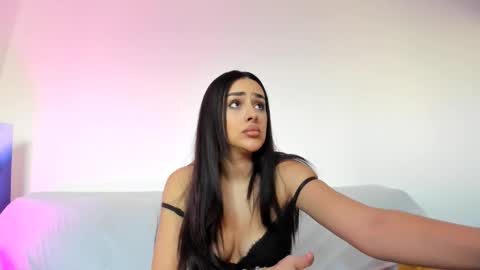 Snapshot of hornyemma_ chatting on December 20, 8:49 am Emma online show from December 20, 8:49 am