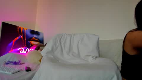 Snapshot of hornyemma_ chatting on January 15, 8:41 am Emma online show from January 15, 8:41 am