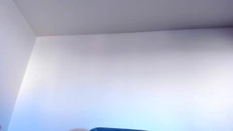 Snapshot of hornyemma_ chatting on September 22, 5:42 am Emma online show from September 22, 5:42 am