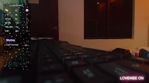 Snapshot of hornyhousekeeper_ chatting on December 3, 12:27 pm Valentina online show from December 3, 12:27 pm